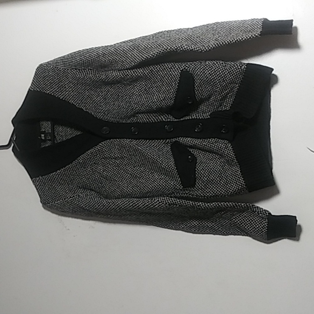H&M men's black and white herringbone design sweater size small